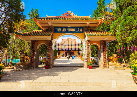 Truc Lam Tempel ist ein zen-buddhistischen Tempel und Kloster in Dalat City in Vietnam. Stockfoto