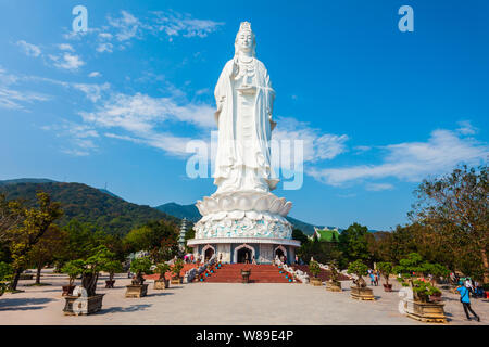 Lady Buddha Statue am Linh Ung Pagoda in Danang City in Vietnam. Stockfoto