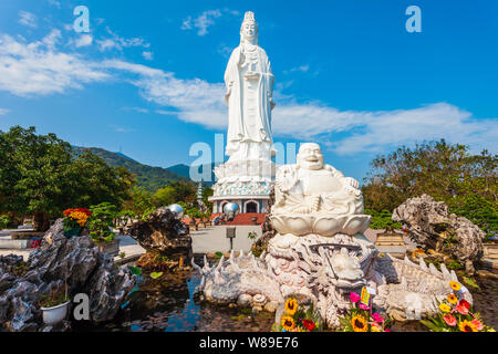 Lady Buddha Statue am Linh Ung Pagoda in Danang City in Vietnam. Stockfoto