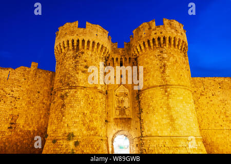 Rhodos Altstadt Tor Turm auf der Insel Rhodos in Griechenland Stockfoto