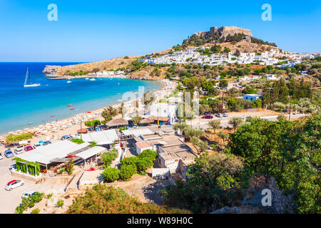 Lindos Akropolis und Strand Antenne Panoramaaussicht auf der Insel Rhodos, Griechenland Stockfoto