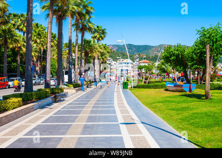 MARMARIS, Türkei - 14. MAI 2018: Strandpromenade in Marmaris Stadt in der Türkei Stockfoto