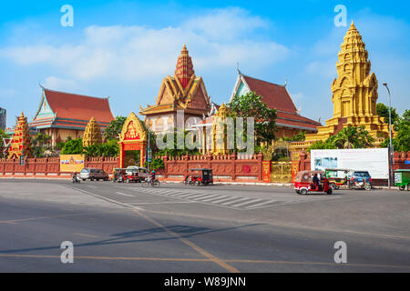 PHNOM PENH, Kambodscha - MÄRZ 24, 2018: Wat Ounalom ist ein buddhistischer Tempel auf sisowath Quay in der Nähe des königlichen Palastes in Phnom Penh in Kambodscha entfernt Stockfoto