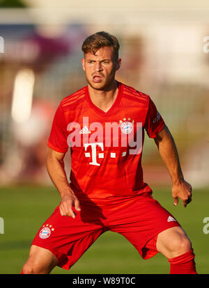 Tegernsee, Deutschland. 8. August, 2019. Rottach Egern, Deutschland. 08 Aug, 2019. Joshua KIMMICH, FCB 32 halbe Größe, Porträt, in dem Freundschaftsspiel FC BAYERN MÜNCHEN - FC ROTTACH-EGERN in den Trainings Camp 1. Deutschen Fußball-Bundesliga, Rottach-Egern, Tegernsee, August 08, 2019 Saison 2018/2019, FCB, Kredit: Peter Schatz/Alamy leben Nachrichten Stockfoto