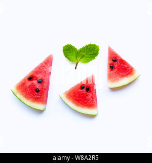 Frische Wassermelone mit Minze auf weißem Hintergrund. Platz kopieren Stockfoto
