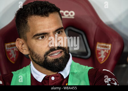 Tomas Rincon of Torino FC wirft vor dem UEFA Europa League dritte Qualifying Runde Fußballspiel zwischen Torino FC und Shakhtyor Soligorsk. Torino Stockfoto