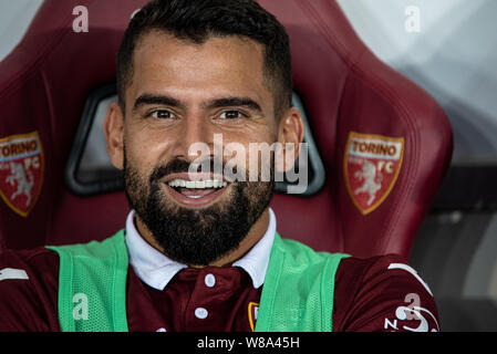 Tomas Rincon of Torino FC wirft vor dem UEFA Europa League dritte Qualifying Runde Fußballspiel zwischen Torino FC und Shakhtyor Soligorsk. Torino Stockfoto