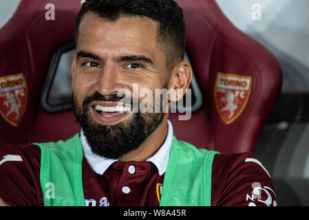 Tomas Rincon of Torino FC wirft vor dem UEFA Europa League dritte Qualifying Runde Fußballspiel zwischen Torino FC und Shakhtyor Soligorsk. Torino Stockfoto