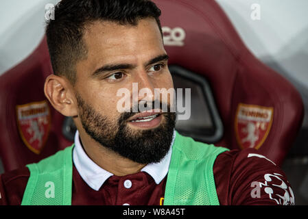 Tomas Rincon of Torino FC wirft vor dem UEFA Europa League dritte Qualifying Runde Fußballspiel zwischen Torino FC und Shakhtyor Soligorsk. Torino Stockfoto