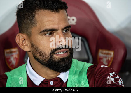 Tomas Rincon of Torino FC wirft vor dem UEFA Europa League dritte Qualifying Runde Fußballspiel zwischen Torino FC und Shakhtyor Soligorsk. Torino Stockfoto