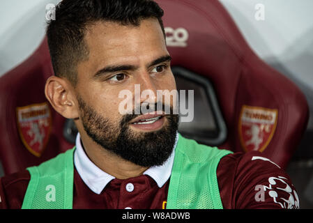 Turin, Italien. 08 Aug, 2019. Tomas Rincon of Torino FC wirft vor dem UEFA Europa League dritte Qualifying Runde Fußballspiel zwischen Torino FC und Shakhtyor Soligorsk. Torino FC gewann 5-0 gegen Shakhtyor Soligorsk im Stadio Olimpico Grande Torino in Italien (Foto von Alberto Gandolfo/Pacific Press) Quelle: Pacific Press Agency/Alamy leben Nachrichten Stockfoto