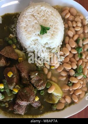 Latin Futternapf - Pinto Bohnen Reis und Rindfleisch - Foto Stockfoto