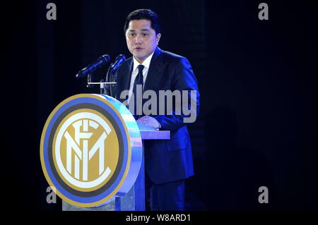 Indonesische Geschäftsmann Erick Thohir, Präsident und Mehrheitseigner des italienischen Fußball-Team Inter Mailand, liefert eine Rede auf der Pressekonferenz zu einem Stockfoto