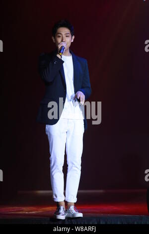 Koreanische Sänger und Schauspieler Lee Joon ein Fan treffen in Taipei, Taiwan, 4. Juni 2016 besucht. Stockfoto