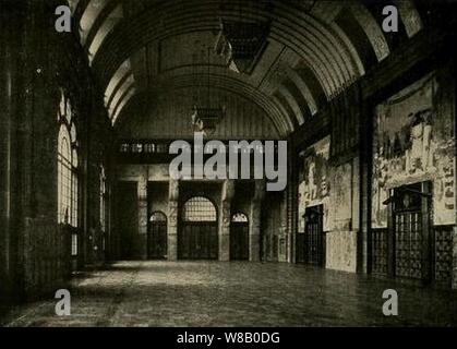 Der große Festsaal im Neuen Rathaus zu Hannover mit den Wandbildern von Fritz Erler 1913. Stockfoto