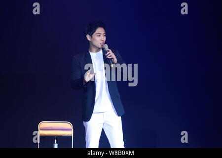 Koreanische Sänger und Schauspieler Lee Joon ein Fan treffen in Taipei, Taiwan, 4. Juni 2016 besucht. Stockfoto