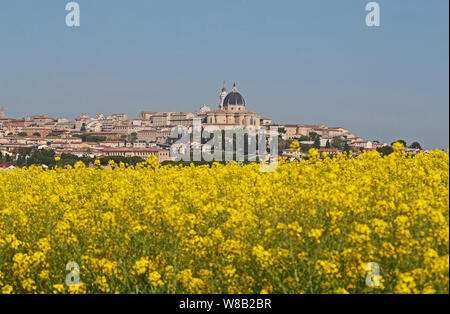 Die Basilika des Heiligen Hauses oder Santuario della Santa Casa in Loreto Provinz Ancona in den Marken Italien Wallfahrtsort Partnerstadt von Lourdes Stockfoto