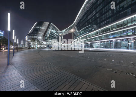 Blick in den Himmel Soho von Iraqi-British Architektin Zaha Hadid in Shanghai, China, 12. Februar 2016 vorgesehen. Nach der erfolgreichen und beeindruckenden Wangjing S Stockfoto