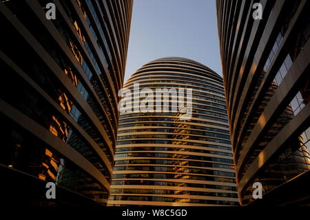 Ansicht der Wangjing Soho von Soho China in Peking, China, 4. März 2015 entwickelt. Die wangjing Soho Gebäudekomplex, entworfen von Iraqi-British Zah Stockfoto
