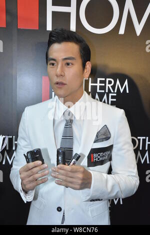 Taiwanesische Schauspieler Eddie Peng spricht bei einer Werbeveranstaltung für Biotherm Homme in Hongkong, China, 17. Mai 2015. Stockfoto