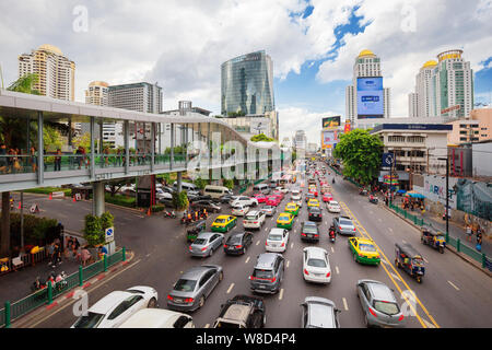 BANGKOK, THAILAND - 15. Juli 2017 - die Stadt Bangkok. Bereich vor dem Central World. Das wirtschaftliche Zentrum von Bangkok Thailand Stockfoto