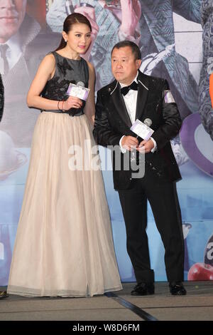 Hong Kong Schauspielerin Chrissie Chau, Links, und Hong Kong Schauspieler Eric Tsang an der Premiere für ihren neuen Film "Ein Inspektor Ruft" in Hongkong, China Stockfoto