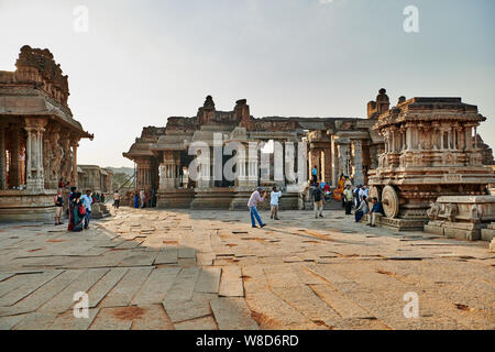 Die berühmten Garuda Stein Wagen in Vitthala Temple, Hampi, UNESCO-heritge Website, Karnataka, Indien Stockfoto