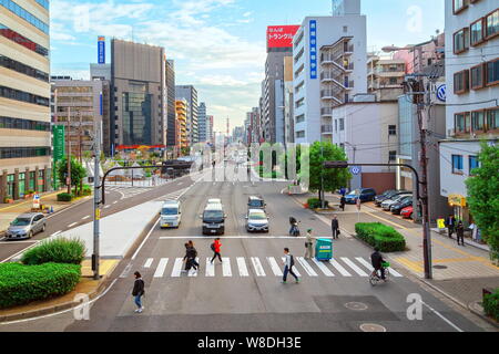 Osaka, Japan - 21 November 2018 - Zebrastreifen auf einer Straße in der Stadt Osaka. Stockfoto