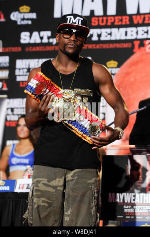 Boxer Floyd Mayweather Jr an der Presse Konferenz in Los Angeles. Live am 2. Juli 2013 in Los Angeles, Kalifornien. Stockfoto