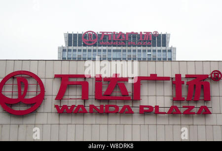 ---- Blick auf eine Wanda Plaza von Dalian Wanda Gewerbe Co Ltd. in Nanjing, Provinz Jiangsu, China vom 23. Dezember 2014. Chinas Stockfoto