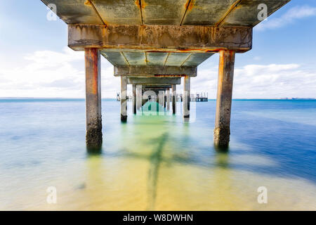 Unter dem Steg in Cowes auf Phillip Island Stockfoto