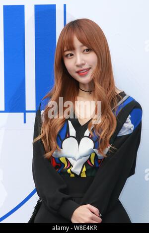 Ahn Hee-yeon, besser bekannt unter ihrem Künstlernamen Hani bekannt, der Koreanischen Mädchen Gruppe EXID kommt für das Studio K fashion show während der HERA Seoul Mode Stockfoto