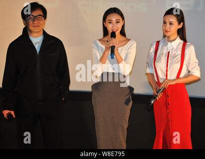 (Von links) Hong Kong Kung Fu superstar Jackie Chan, Chinesischen Schauspielerinnen Lin Peng Wang Ruoxin eine Pressekonferenz für ihren neuen Film 'Dragon B teilnehmen Stockfoto