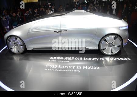 Eine F015 Luxus in Motion Concept Car von Mercedes-Benz ist auf dem Display während der 16. Internationalen Automobil- Ausstellung in Shanghai, auch bekannt Stockfoto