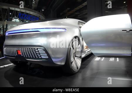 Eine F015 Luxus in Motion Concept Car von Mercedes-Benz ist auf dem Display während der 16. Internationalen Automobil- Ausstellung in Shanghai, auch bekannt Stockfoto