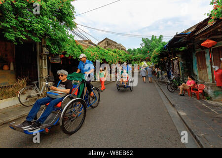 Hoi An, Vietnam: 9. Mai 2019 - Die antike Stadt ist ein beliebtes Touristenziel. Es ist ein Markt. Stockfoto