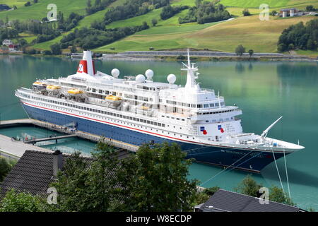 MV Boudicca ist ein mittelgroßes Schiff opperated bt die Fed Olsen Cruises. Der Liner wird dargestellt, während einer Kreuzfahrt in die norwegischen Fjorde. Stockfoto