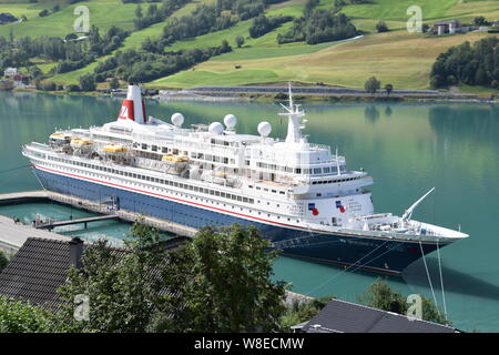 MV Boudicca ist ein mittelgroßes Schiff opperated bt die Fed Olsen Cruises. Der Liner wird dargestellt, während einer Kreuzfahrt in die norwegischen Fjorde. Stockfoto