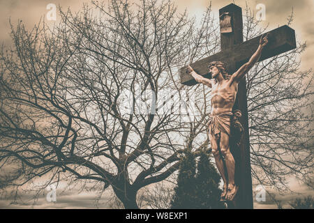 Friedhof und Kirche Stockfoto