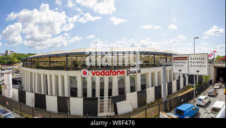 ISTANBUL, Türkei - August 03, 2019: BESIKTAS VODAFONE PARK Stadion. Die 2019 UEFA Super Cup wird bei Beşiktaş Park in Istanbul am 14. August gespielt werden. Stockfoto