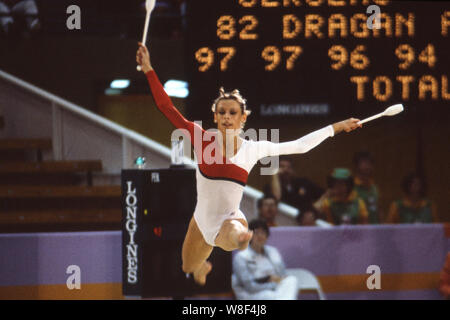 Regina WEBER, Deutschland, Deutschland, Deutschland, Rhythmische Gymnastik, Aktion mit den Vereinen, 3. Platz, Gewinner der Bronzemedaille, Spiele des XXIII. Olympischen Sommerspiele 1984 in Los Angeles, USA vom 28.07. bis 12.08.1984. Regina Weber-Sane ist die Mutter der footballer Leroy Sane, Â | Verwendung weltweit Stockfoto