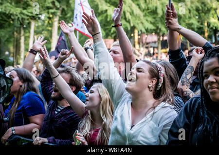 Skanderborg, Dänemark. 08 Aug, 2019. Festivalbesucher an einem live Konzert mit der amerikanischen Band 30 zum Mars Sekunden während der dänischen Musik Festival 2019 SmukFest in Skanderborg. (Foto: Gonzales Foto/Alamy leben Nachrichten Stockfoto