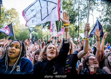 Skanderborg, Dänemark. 08 Aug, 2019. Festivalbesucher an einem live Konzert mit der amerikanischen Band 30 zum Mars Sekunden während der dänischen Musik Festival 2019 SmukFest in Skanderborg. (Foto: Gonzales Foto/Alamy leben Nachrichten Stockfoto