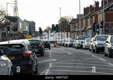 Verkehr auf Edgar Straße gesichert hinter der Ampel, die als Teil des neuen City Link Road. Stockfoto