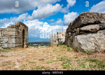 Blick auf die Ruinen der antiken griechischen Stadt Panticapaeum in Krim Stockfoto