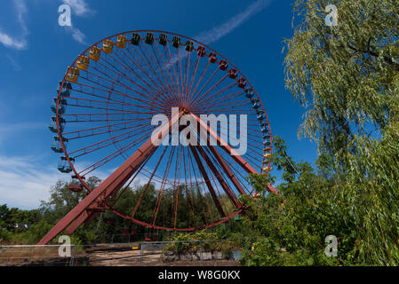 Abgebrochene Riesenrad im Spreepark, stillgelegten Berliner Theme Park aus DDR-Zeiten Stockfoto