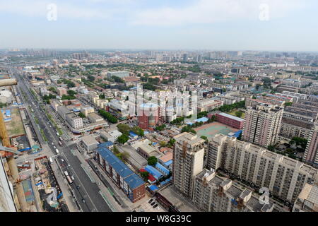 ---- Stadtbild von Tongzhou Distrikt in Peking, China, 12. Mai 2015. Beijing plant die Stadtverwaltung vom Stadtzentrum in einem zu bewegen Stockfoto