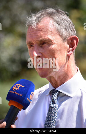 Nigel Evans MP (Con: Ribble Valley) von AlmayadeenTV auf College Green interviewt, Westminster Juli 2019 Stockfoto