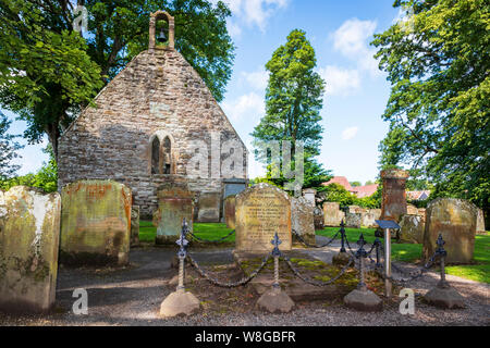 Alloway Kirk und Friedhof mit dem Grab stein von William Burns und Agnes Braun die Eltern von Robert Burns die Scottish National Bard, Alloway, Ayr, Stockfoto