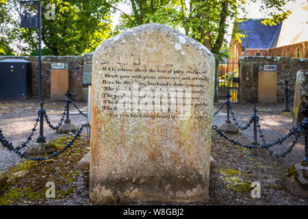 Alloway Kirk und Friedhof mit dem Grab stein von William Burns und Agnes Braun die Eltern von Robert Burns die Scottish National Bard, Alloway, Ayr, Stockfoto